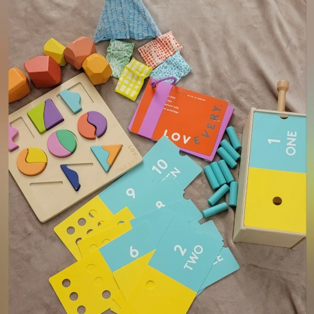 Toys From Lovevery Free Spirit Play Kit (34.35.36) - Picture 2 of 3